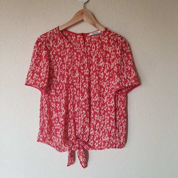 Madewell Crinkled Button-Back Tie-Front Tee - Picture 4 of 7